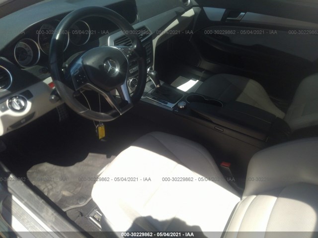 Photo 4 VIN: WDDGJ4HB9CF748620 - MERCEDES-BENZ C-CLASS 