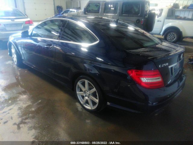 Photo 2 VIN: WDDGJ4HB9CF818746 - MERCEDES-BENZ C-CLASS 