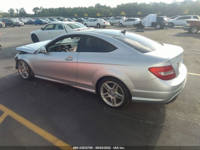 Photo 2 VIN: WDDGJ4HB9CF925635 - MERCEDES-BENZ C-CLASS 