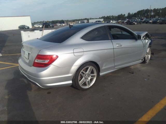 Photo 3 VIN: WDDGJ4HB9CF925635 - MERCEDES-BENZ C-CLASS 