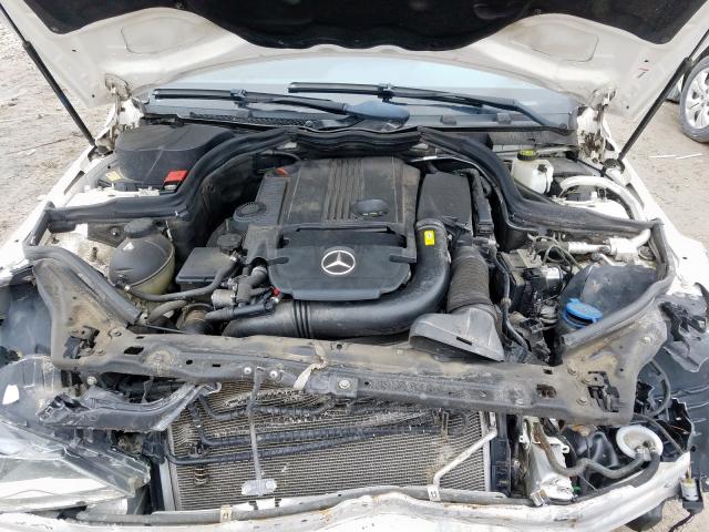 Photo 6 VIN: WDDGJ4HB9DG045661 - MERCEDES-BENZ C 250 