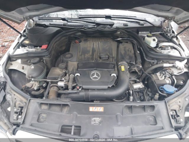 Photo 9 VIN: WDDGJ4HB9DG113800 - MERCEDES-BENZ C 250 