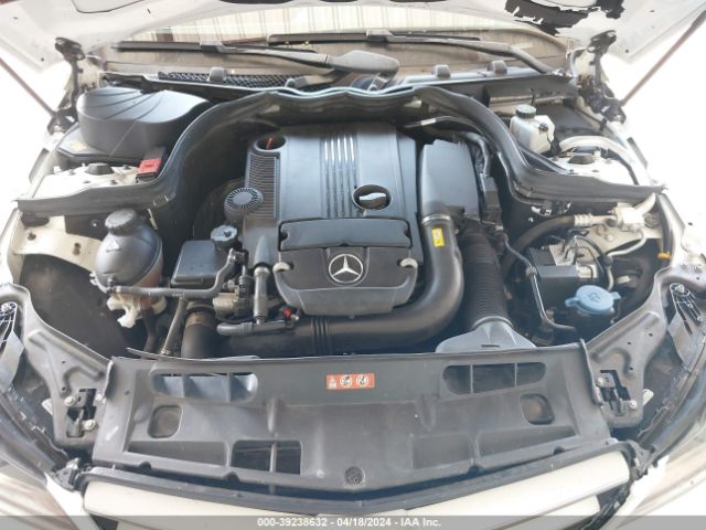 Photo 9 VIN: WDDGJ4HB9FG389588 - MERCEDES-BENZ C 250 