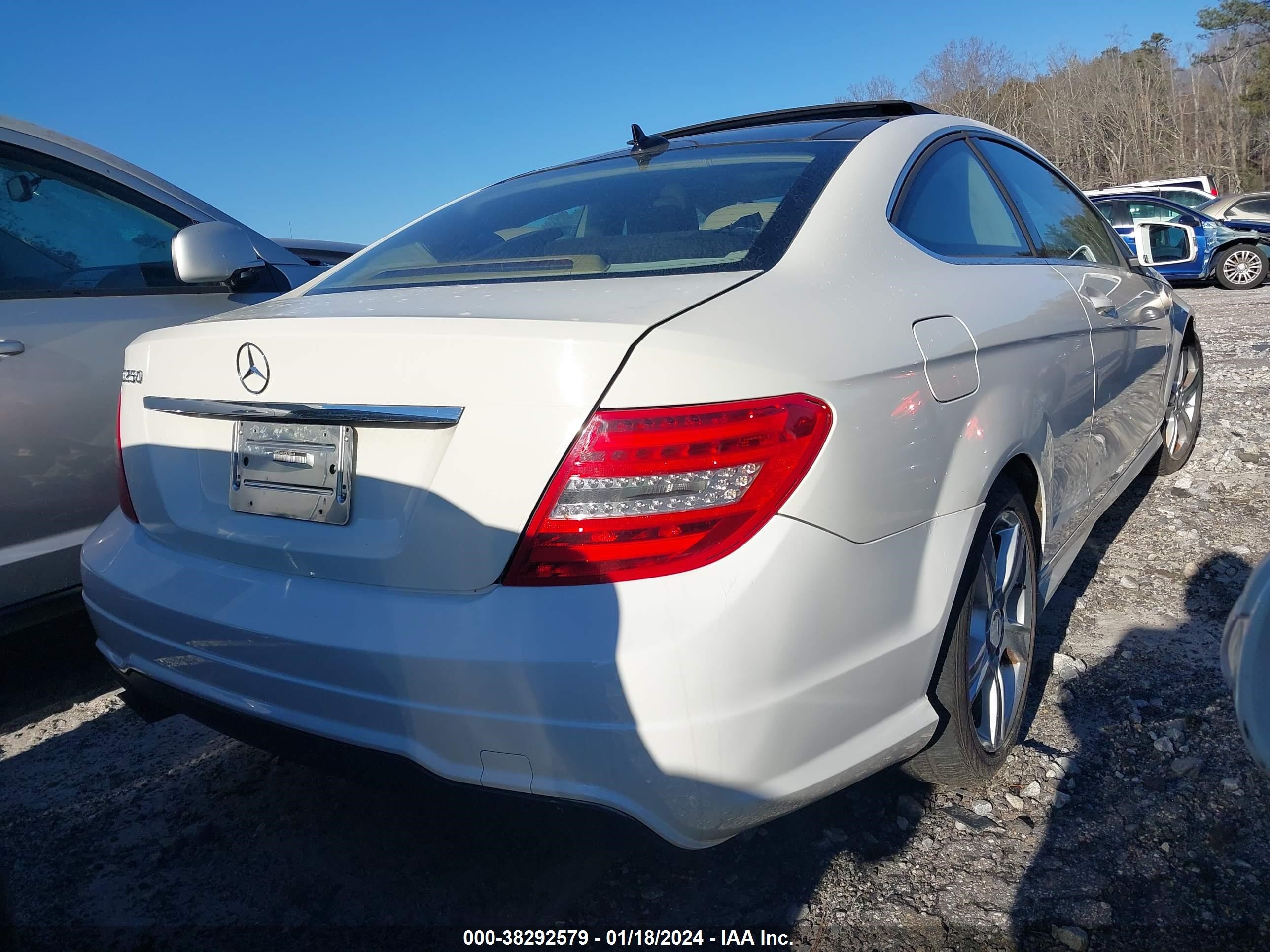 Photo 3 VIN: WDDGJ4HBXCF752448 - MERCEDES-BENZ NULL 