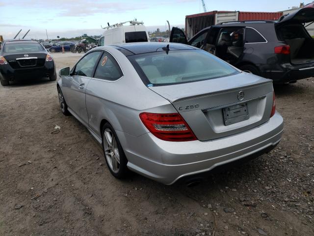 Photo 2 VIN: WDDGJ4HBXCF810302 - MERCEDES-BENZ C 250 