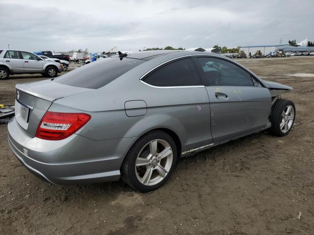 Photo 2 VIN: WDDGJ4HBXCF812969 - MERCEDES-BENZ C 250 