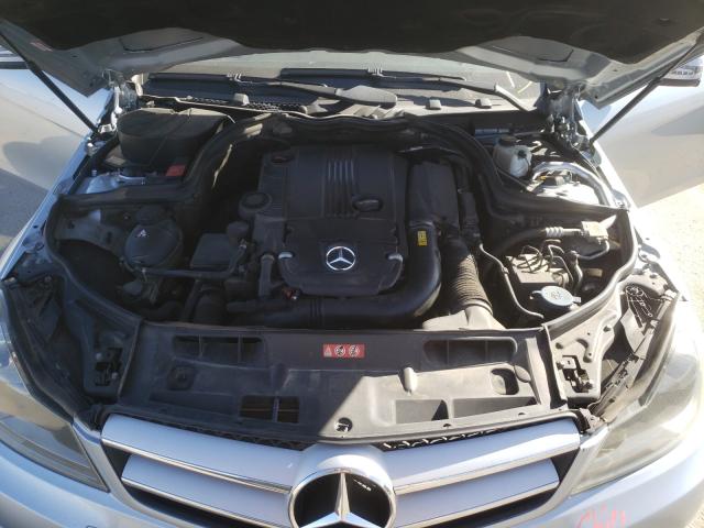 Photo 6 VIN: WDDGJ4HBXDG010465 - MERCEDES-BENZ C 250 