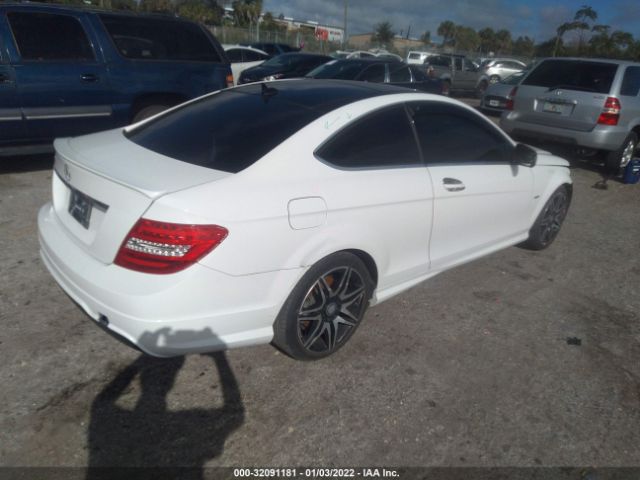 Photo 3 VIN: WDDGJ4HBXEG275808 - MERCEDES-BENZ C-CLASS 