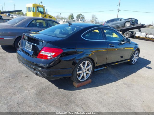 Photo 3 VIN: WDDGJ4HBXFG367728 - MERCEDES-BENZ C-CLASS 