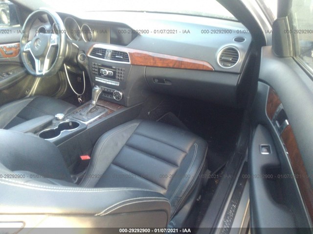 Photo 4 VIN: WDDGJ5HB5CF736101 - MERCEDES-BENZ C-CLASS 