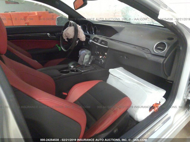 Photo 4 VIN: WDDGJ7HB2DG038939 - MERCEDES-BENZ C-CLASS 