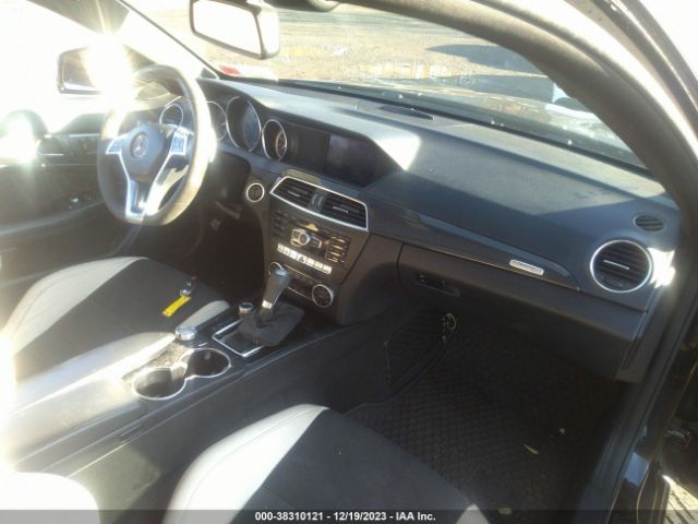 Photo 4 VIN: WDDGJ7HBXFG422647 - MERCEDES-BENZ C 63 AMG 