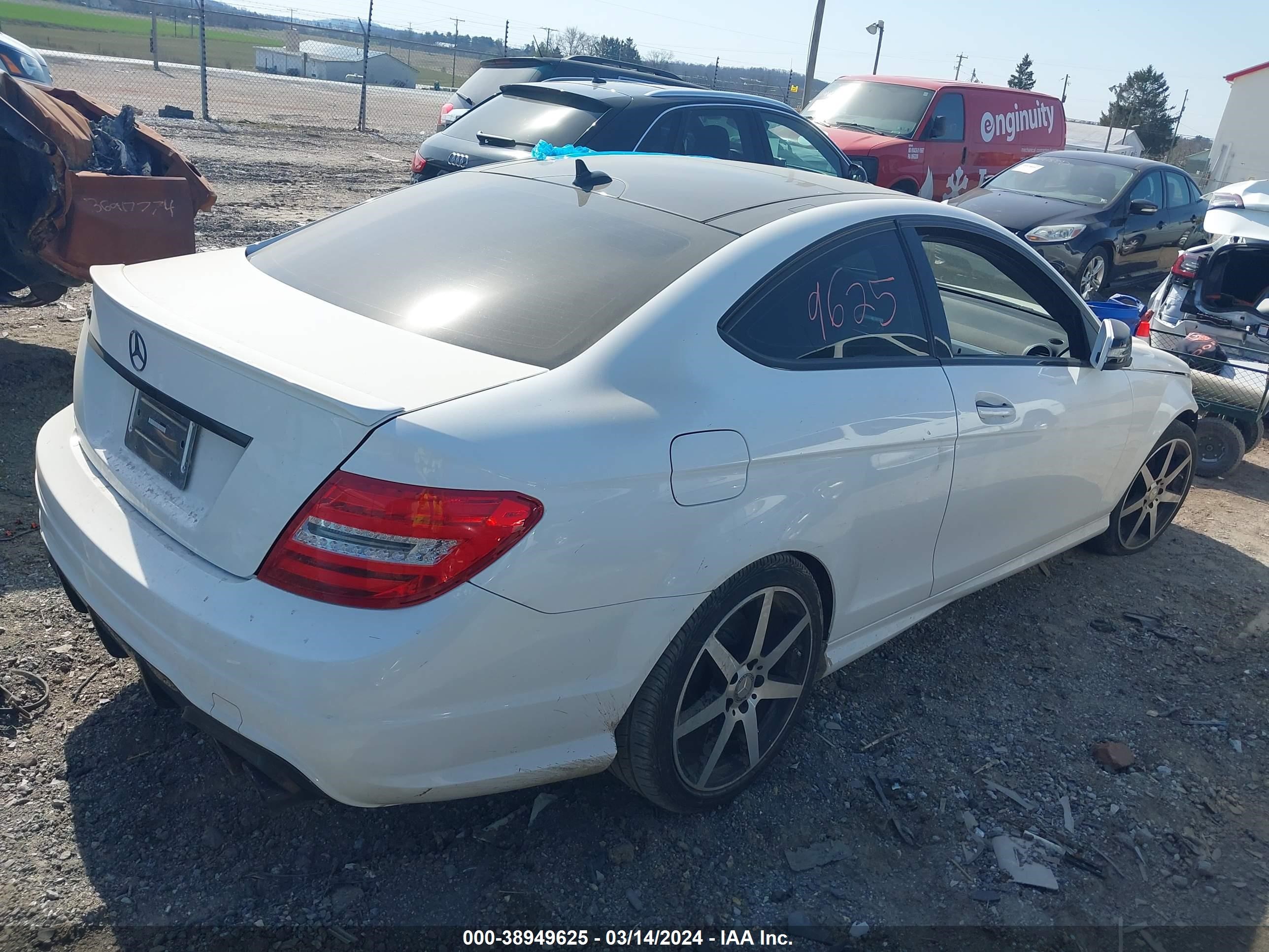 Photo 11 VIN: WDDGJ8JB0FG418204 - MERCEDES-BENZ NULL 