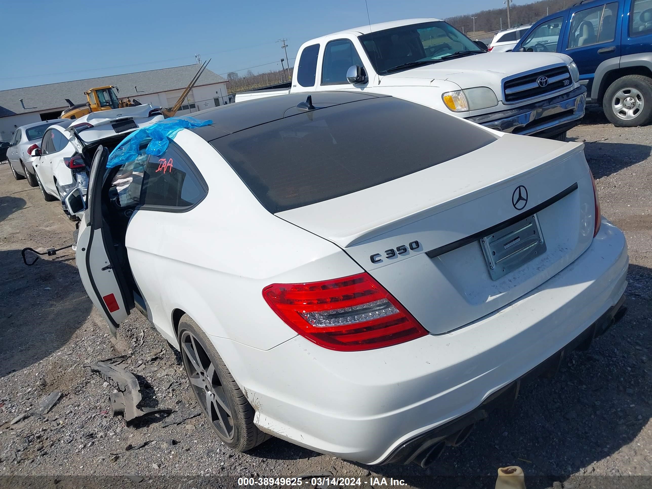 Photo 2 VIN: WDDGJ8JB0FG418204 - MERCEDES-BENZ NULL 