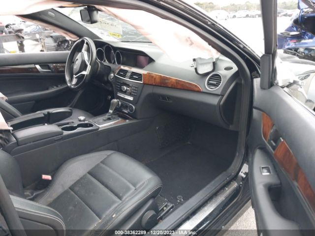 Photo 4 VIN: WDDGJ8JB3DG093366 - MERCEDES-BENZ C 350 