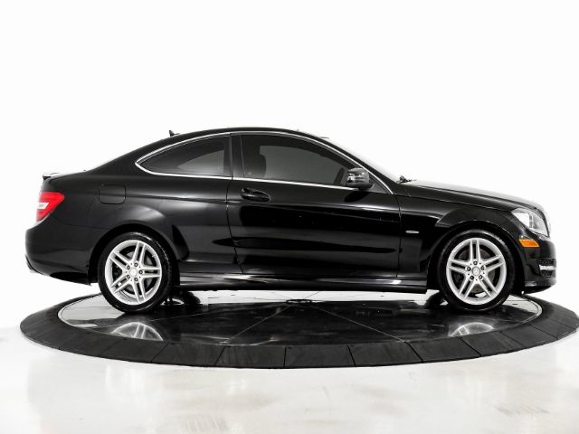 Photo 4 VIN: WDDGJ8JB5CF808930 - MERCEDES-BENZ C-CLASS 