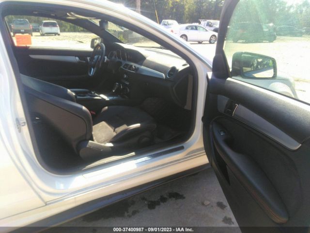 Photo 4 VIN: WDDGJ8JB7EG202249 - MERCEDES-BENZ C-CLASS 