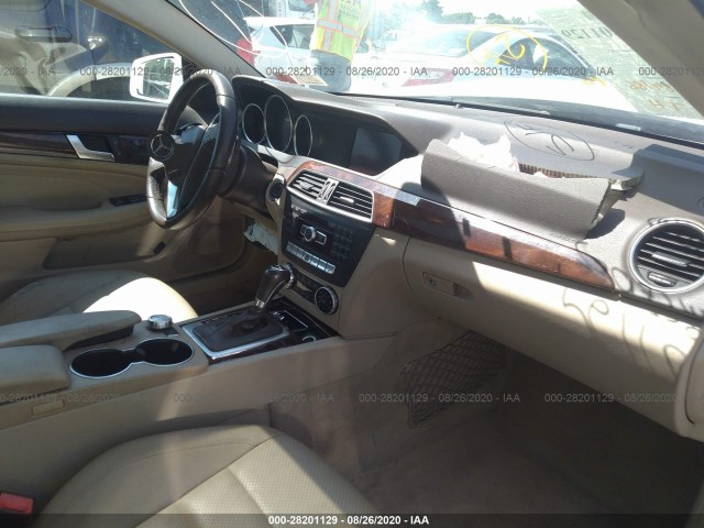 Photo 4 VIN: WDDGJ8JB8FG369592 - MERCEDES-BENZ C-CLASS 