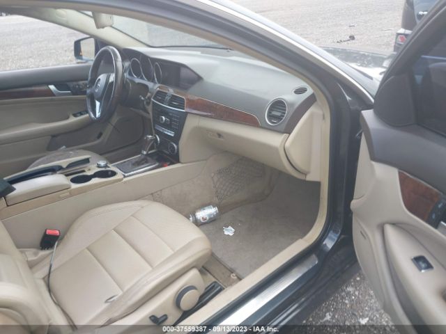 Photo 4 VIN: WDDGJ8JB9DG072389 - MERCEDES-BENZ C 350 