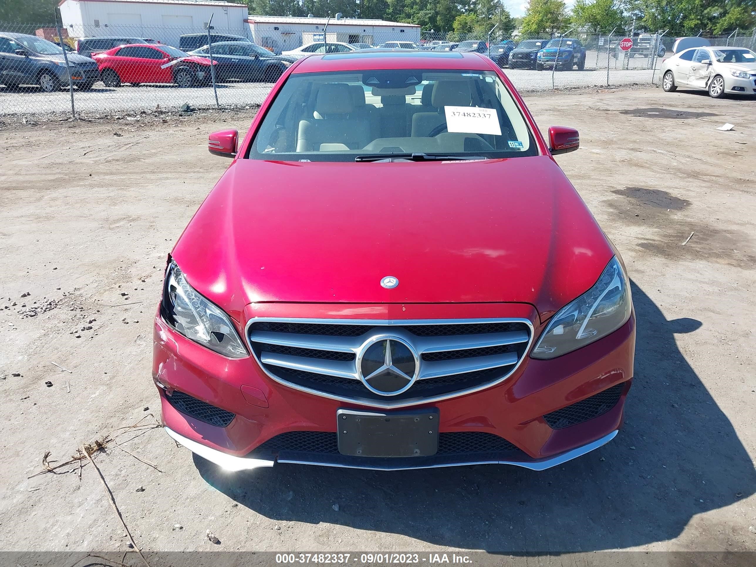 Photo 11 VIN: WDDHF0EB1EB028371 - MERCEDES-BENZ E-KLASSE 