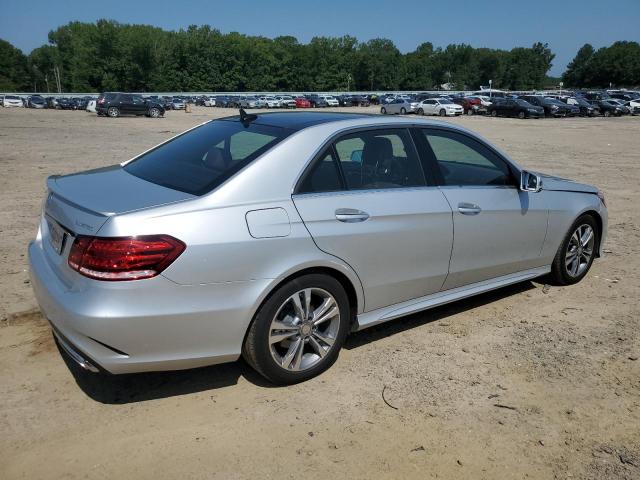 Photo 2 VIN: WDDHF0EB3FB158525 - MERCEDES-BENZ E-CLASS 