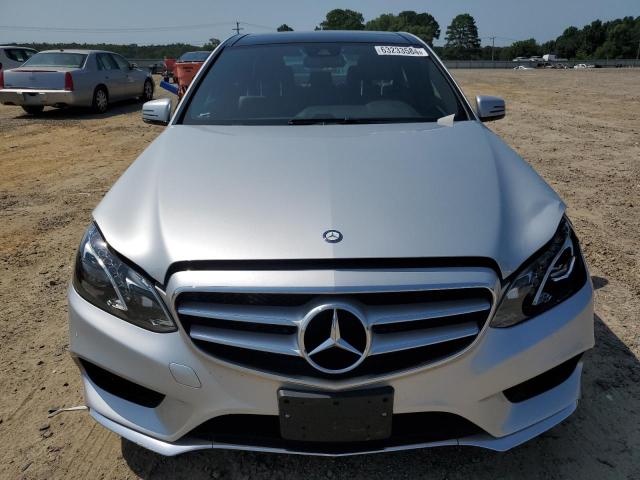 Photo 4 VIN: WDDHF0EB3FB158525 - MERCEDES-BENZ E-CLASS 