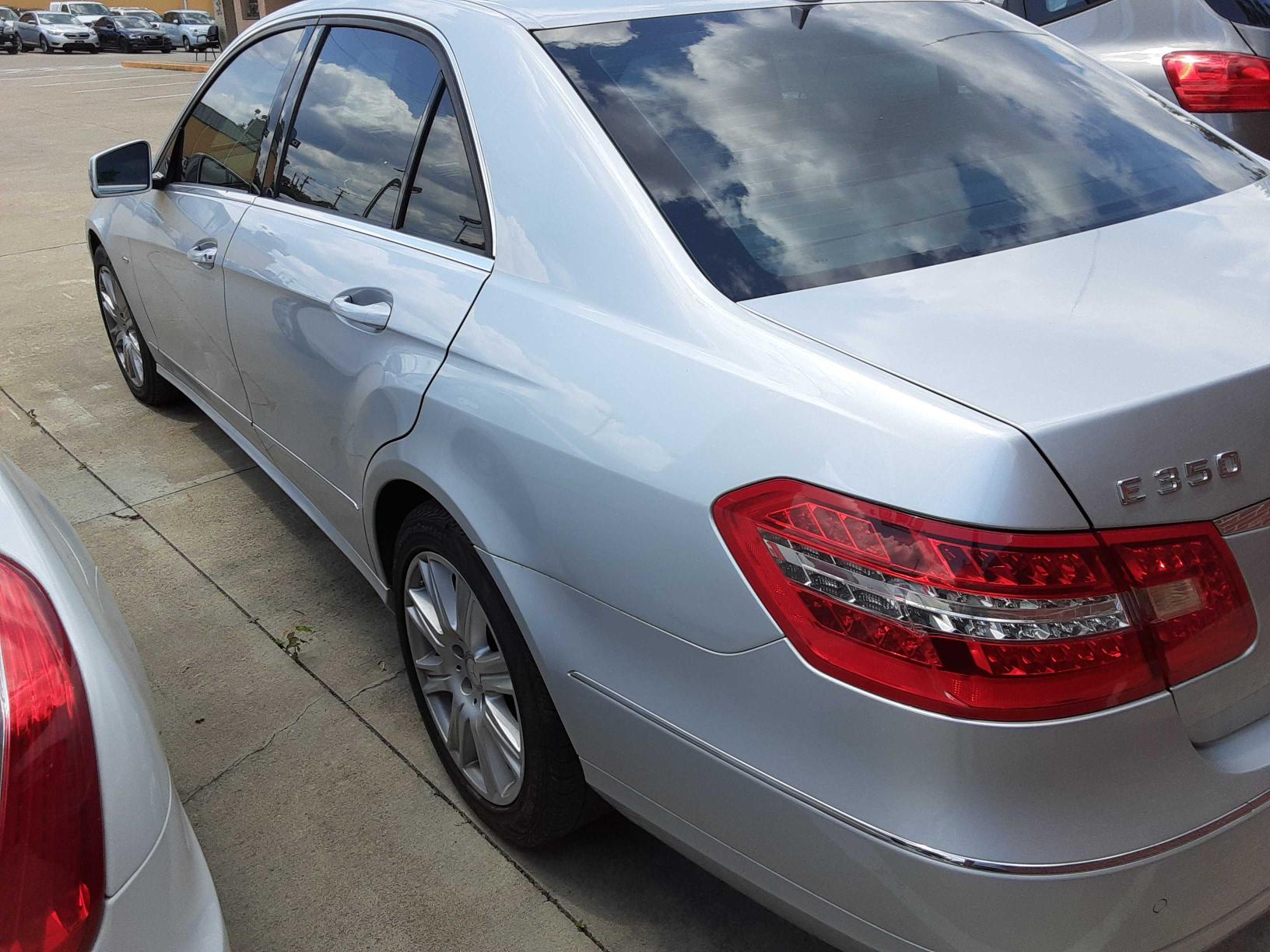 Photo 2 VIN: WDDHF2EB7CA529523 - MERCEDES-BENZ E 350 BLUE 