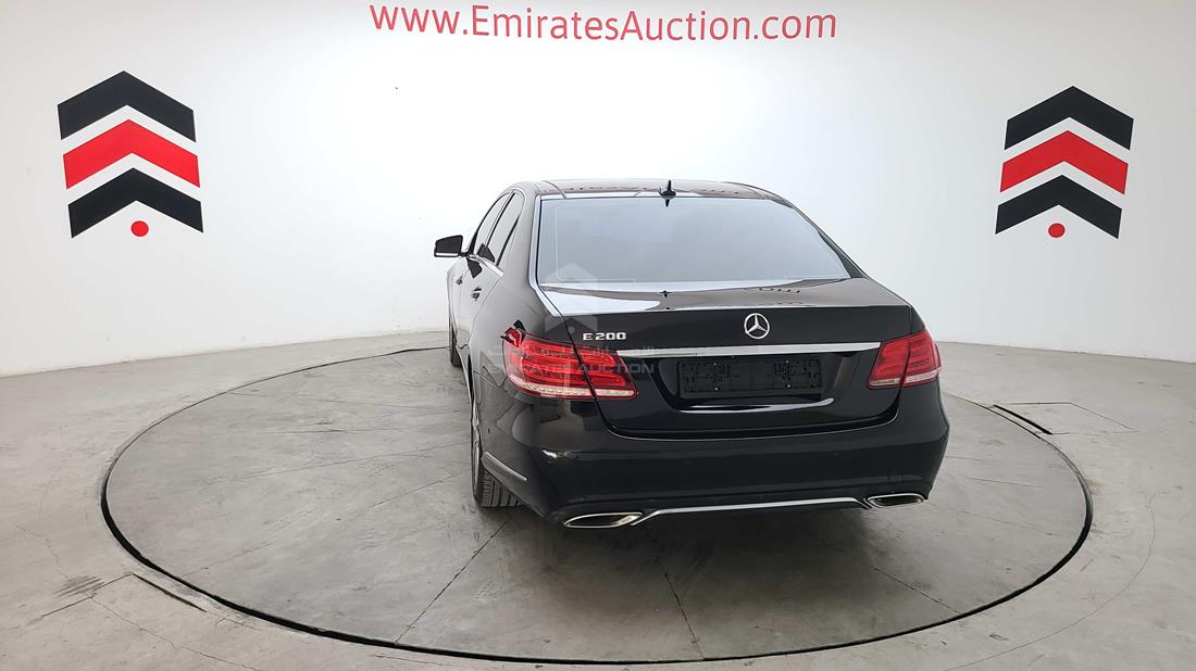 Photo 10 VIN: WDDHF3EB9FB088255 - MERCEDES E 