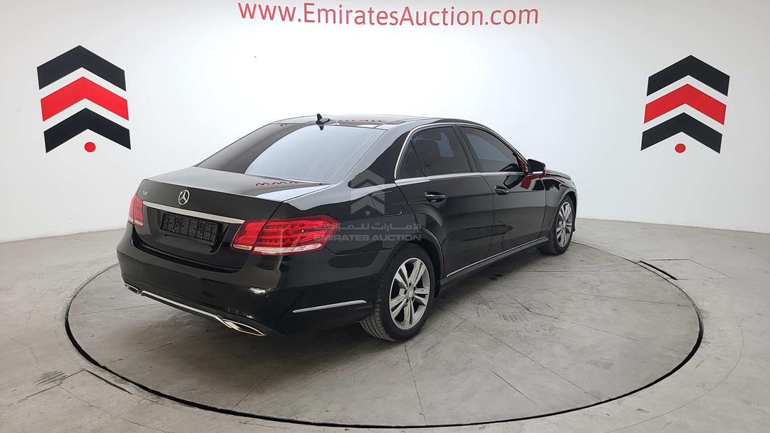 Photo 11 VIN: WDDHF3EB9FB088255 - MERCEDES E 