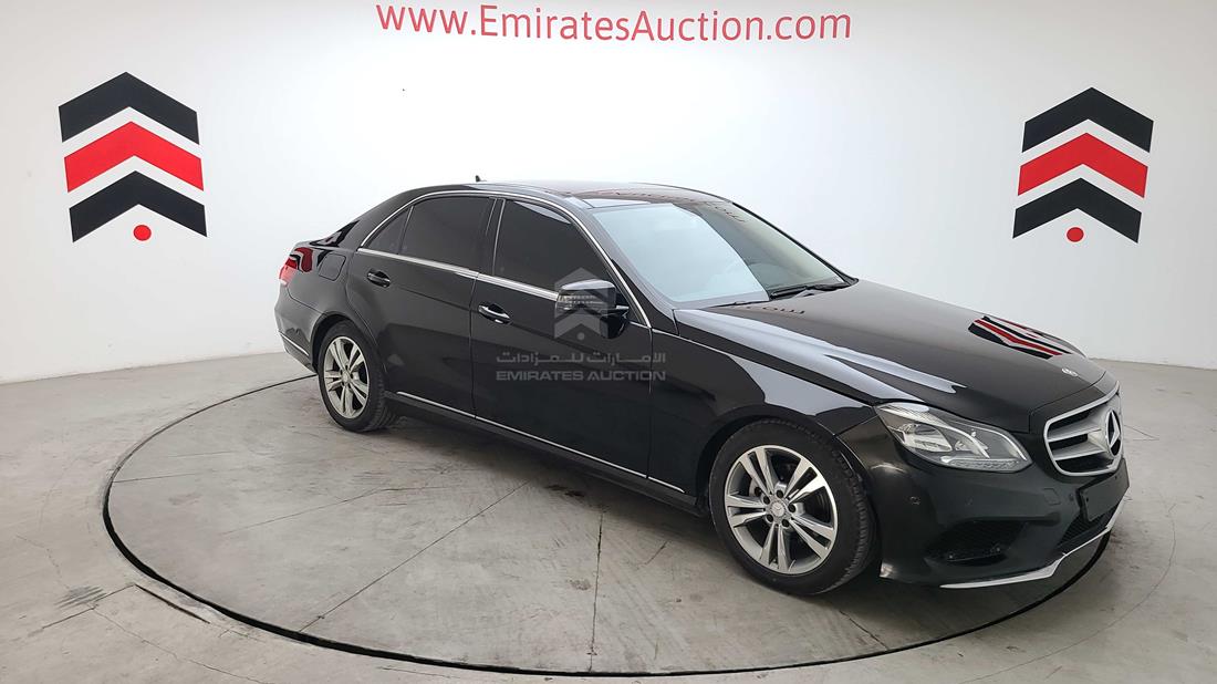 Photo 14 VIN: WDDHF3EB9FB088255 - MERCEDES E 