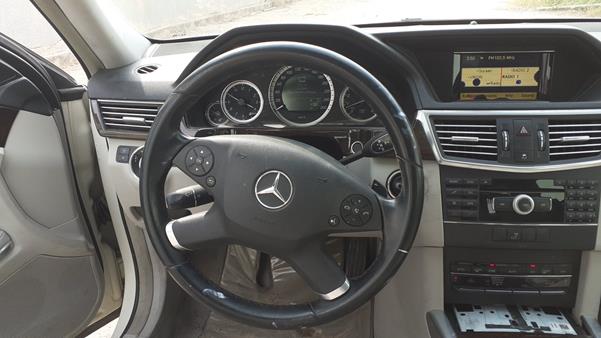 Photo 16 VIN: WDDHF5EB0AA228381 - MERCEDES-BENZ E 300 