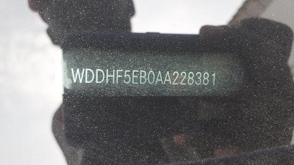 Photo 2 VIN: WDDHF5EB0AA228381 - MERCEDES-BENZ E 300 