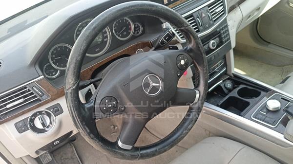 Photo 12 VIN: WDDHF5EB3AA214569 - MERCEDES-BENZ E 300 