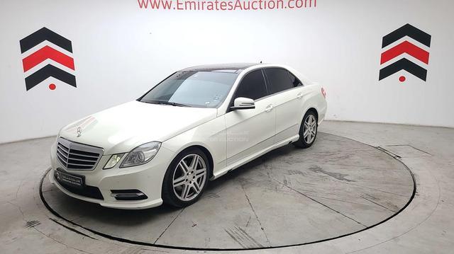 Photo 4 VIN: WDDHF5EB3CA608933 - MERCEDES E 300 