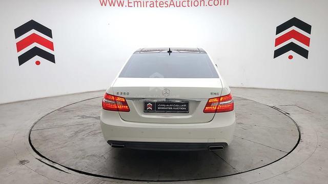 Photo 6 VIN: WDDHF5EB3CA608933 - MERCEDES E 300 