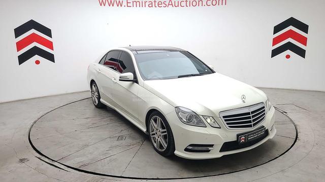 Photo 8 VIN: WDDHF5EB3CA608933 - MERCEDES E 300 