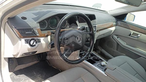 Photo 10 VIN: WDDHF5EB5AA228098 - MERCEDES-BENZ E 300 