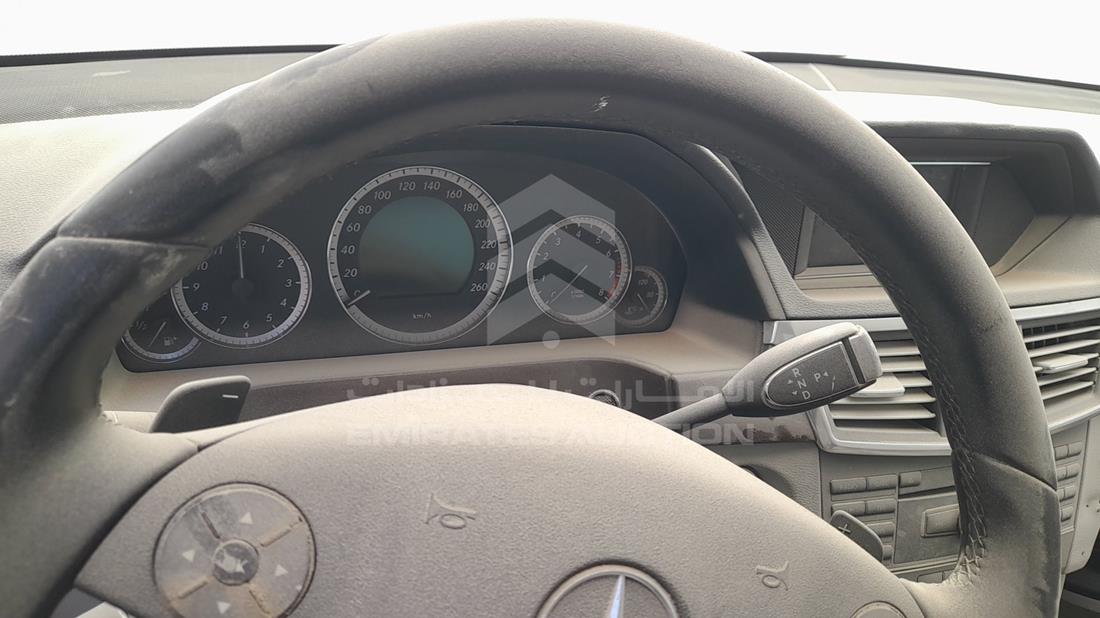 Photo 12 VIN: WDDHF5EBXAA241896 - MERCEDES E 