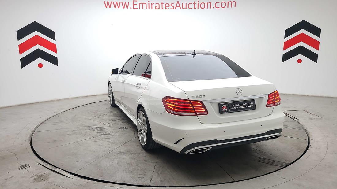 Photo 6 VIN: WDDHF5FB8EA912955 - MERCEDES E 300 