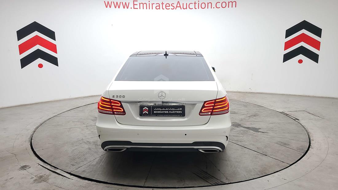 Photo 7 VIN: WDDHF5FB8EA912955 - MERCEDES E 300 