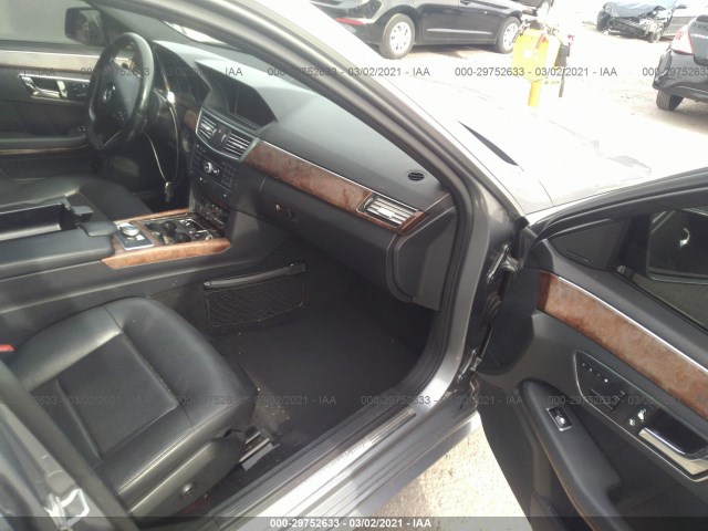 Photo 4 VIN: WDDHF5GB0BA412914 - MERCEDES-BENZ E-CLASS 