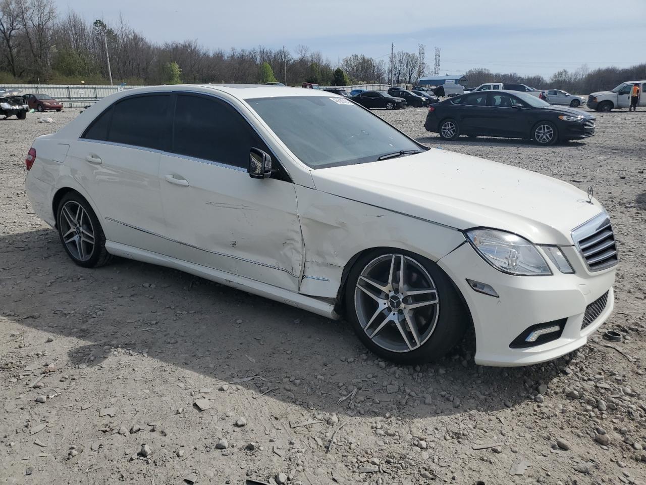 Photo 3 VIN: WDDHF5GB0BA452877 - MERCEDES-BENZ E-KLASSE 