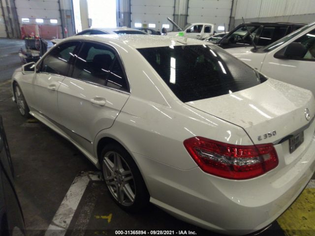 Photo 2 VIN: WDDHF5GB3AA020668 - MERCEDES-BENZ E-CLASS 