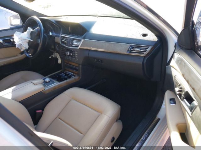 Photo 4 VIN: WDDHF5GB3AA092874 - MERCEDES-BENZ E 350 