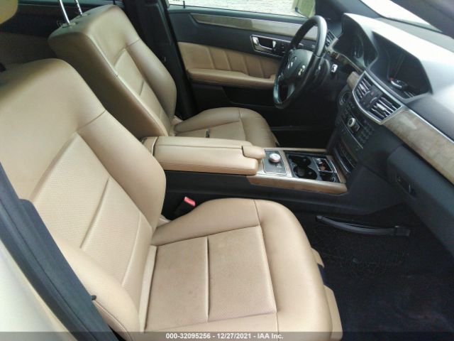 Photo 4 VIN: WDDHF5GB3AA218490 - MERCEDES-BENZ E-CLASS 