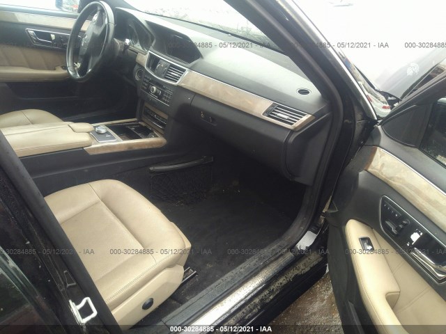 Photo 4 VIN: WDDHF5GB4BA311133 - MERCEDES-BENZ E-CLASS 