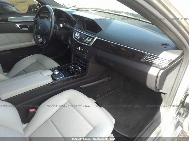 Photo 4 VIN: WDDHF5GB5BA290129 - MERCEDES-BENZ E-CLASS 