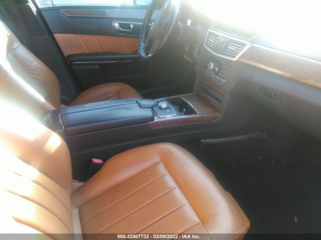 Photo 4 VIN: WDDHF5GB5BA464216 - MERCEDES-BENZ E-CLASS 