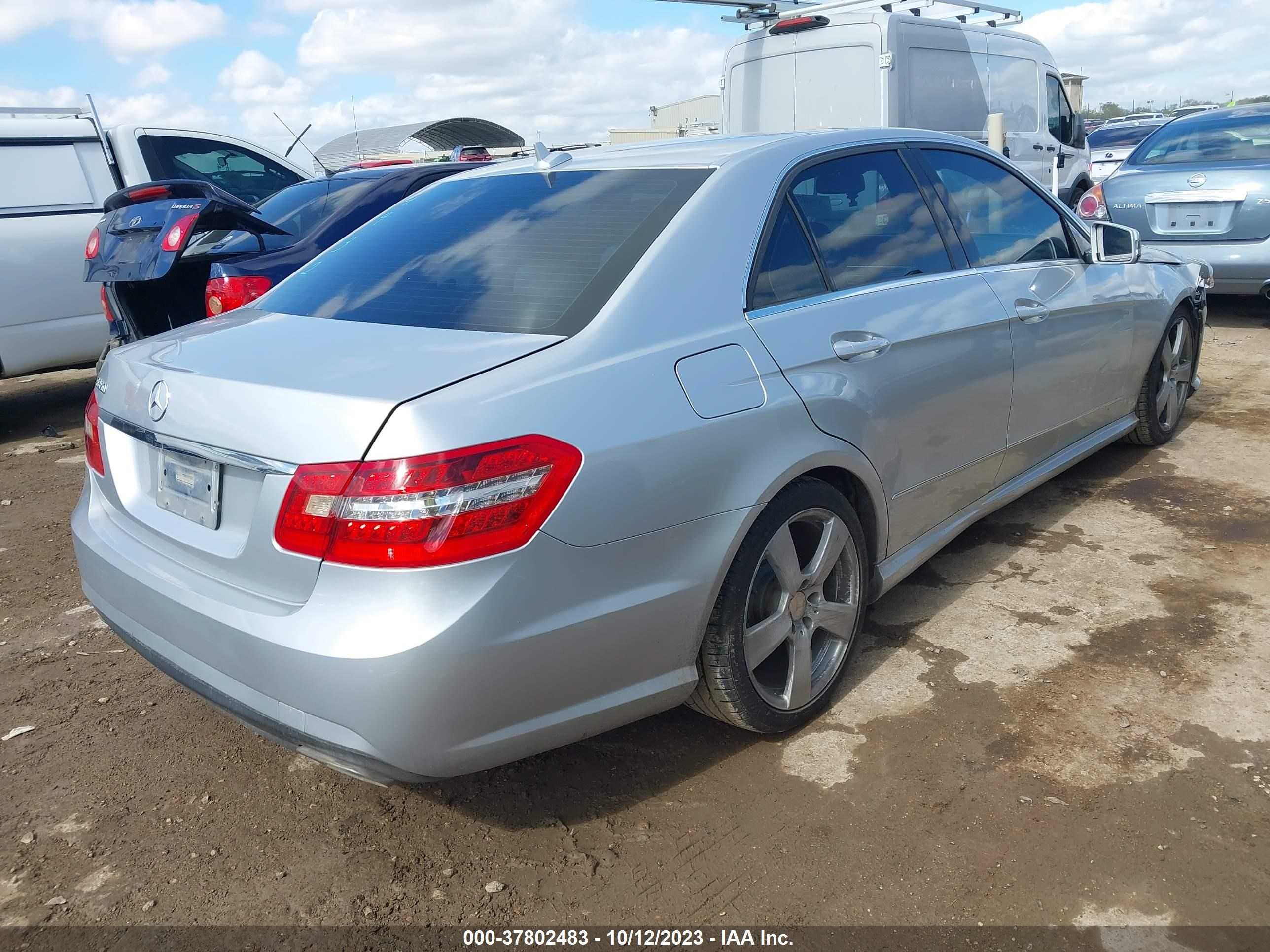 Photo 3 VIN: WDDHF5GB6BA453192 - MERCEDES-BENZ E-KLASSE 