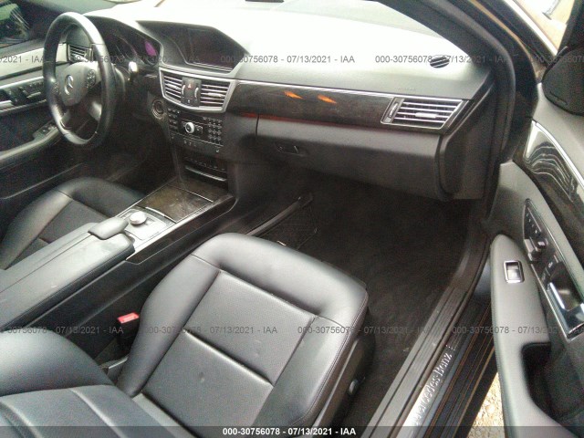 Photo 4 VIN: WDDHF5GB7AA083286 - MERCEDES-BENZ E-CLASS 